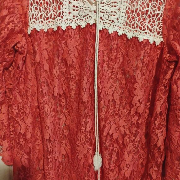 Front of Closet Plus 3x Red Lace Peasant Blouse with White Lace & Cord Detail - Picture 3 of 9